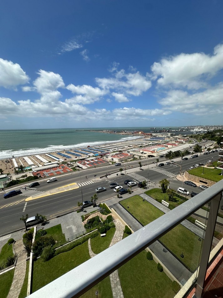 Departamento de 4 ambientes frente a playa grande 