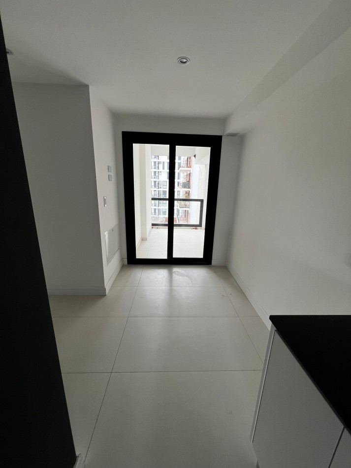 EXCLUSIVO PISO DE TRES AMBIENTES CON COCHERA
