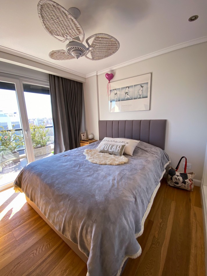 EXCLUSIVO 4 AMBIENTES CON DOBLE COCHERA Y TERRAZA PROPIA