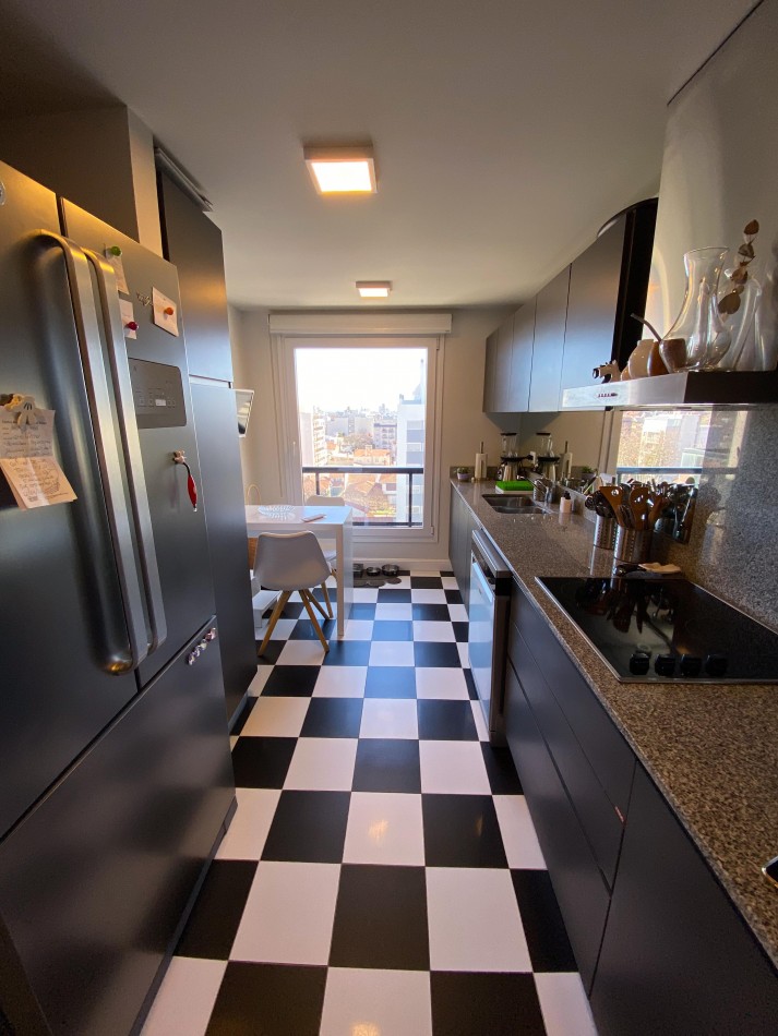 EXCLUSIVO 4 AMBIENTES CON DOBLE COCHERA Y TERRAZA PROPIA
