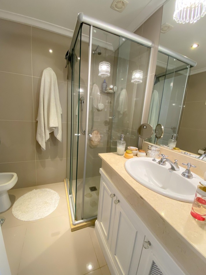 EXCLUSIVO 4 AMBIENTES CON DOBLE COCHERA Y TERRAZA PROPIA