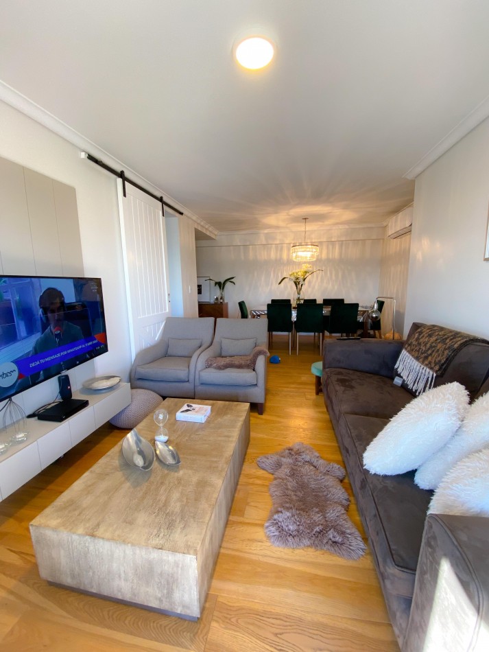 EXCLUSIVO 4 AMBIENTES CON DOBLE COCHERA Y TERRAZA PROPIA