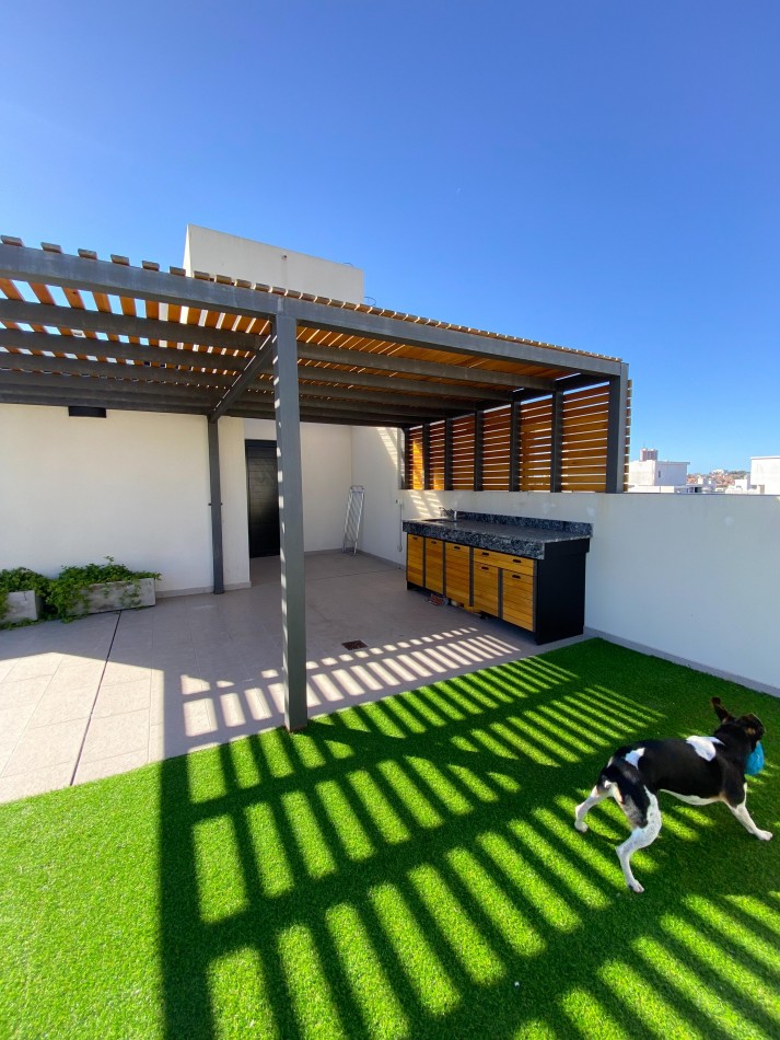 EXCLUSIVO 4 AMBIENTES CON DOBLE COCHERA Y TERRAZA PROPIA