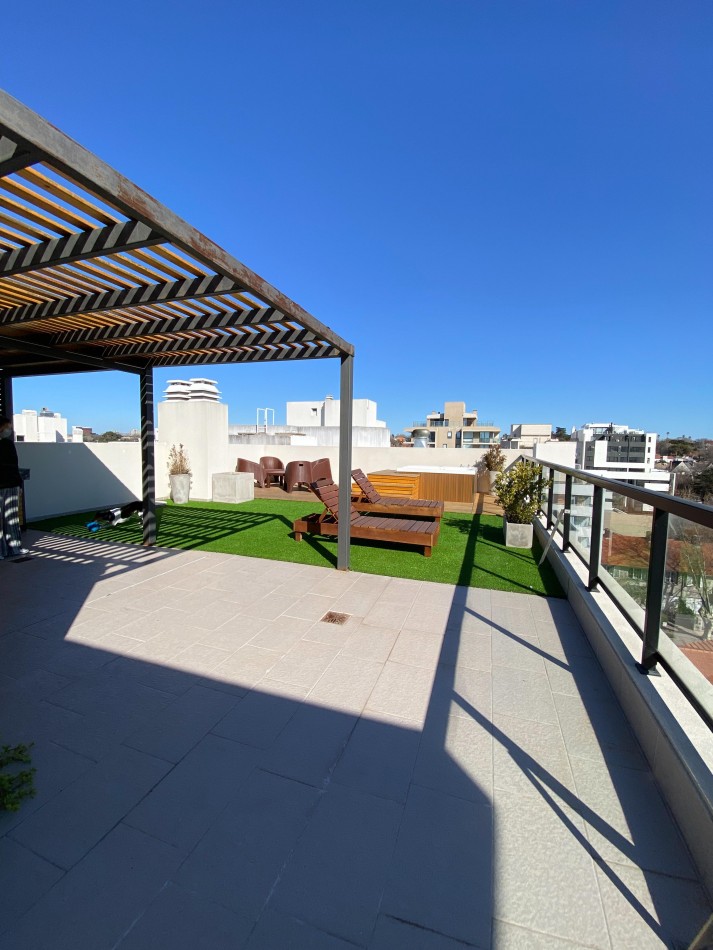 EXCLUSIVO 4 AMBIENTES CON DOBLE COCHERA Y TERRAZA PROPIA