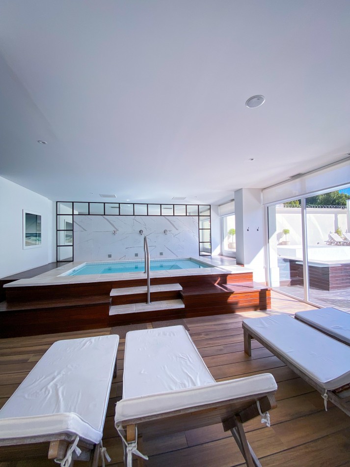 EXCLUSIVO 4 AMBIENTES CON DOBLE COCHERA Y TERRAZA PROPIA