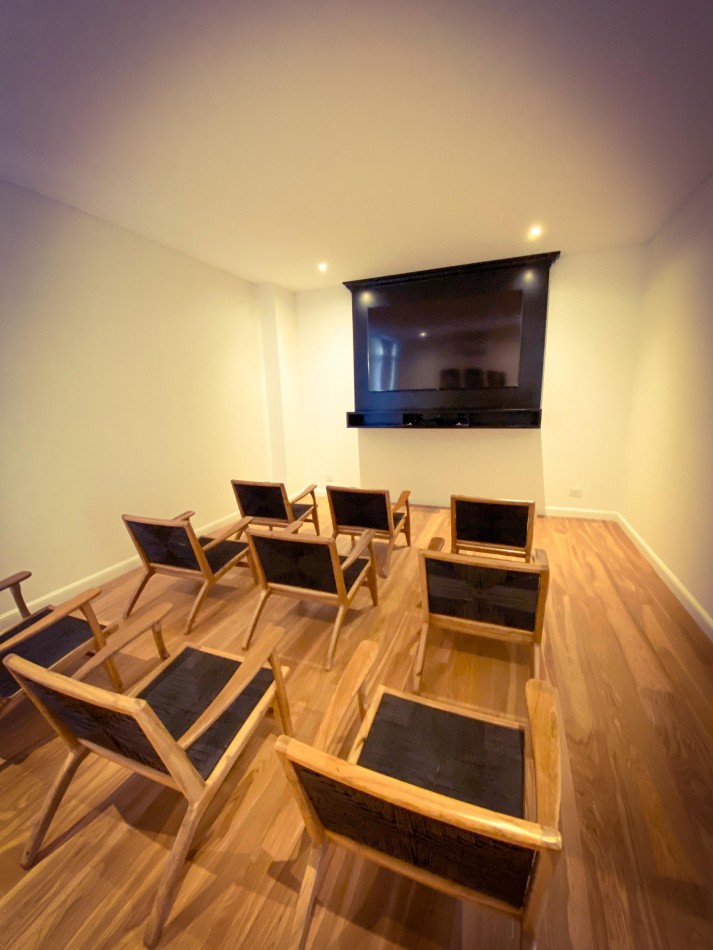 EXCLUSIVO 4 AMBIENTES CON DOBLE COCHERA Y TERRAZA PROPIA
