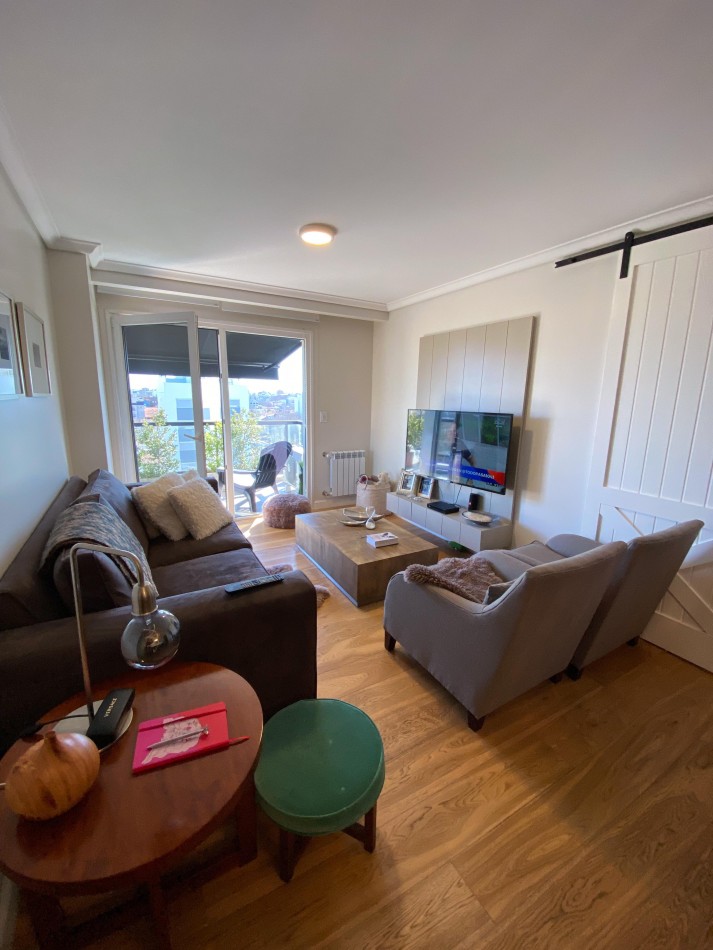EXCLUSIVO 4 AMBIENTES CON DOBLE COCHERA Y TERRAZA PROPIA
