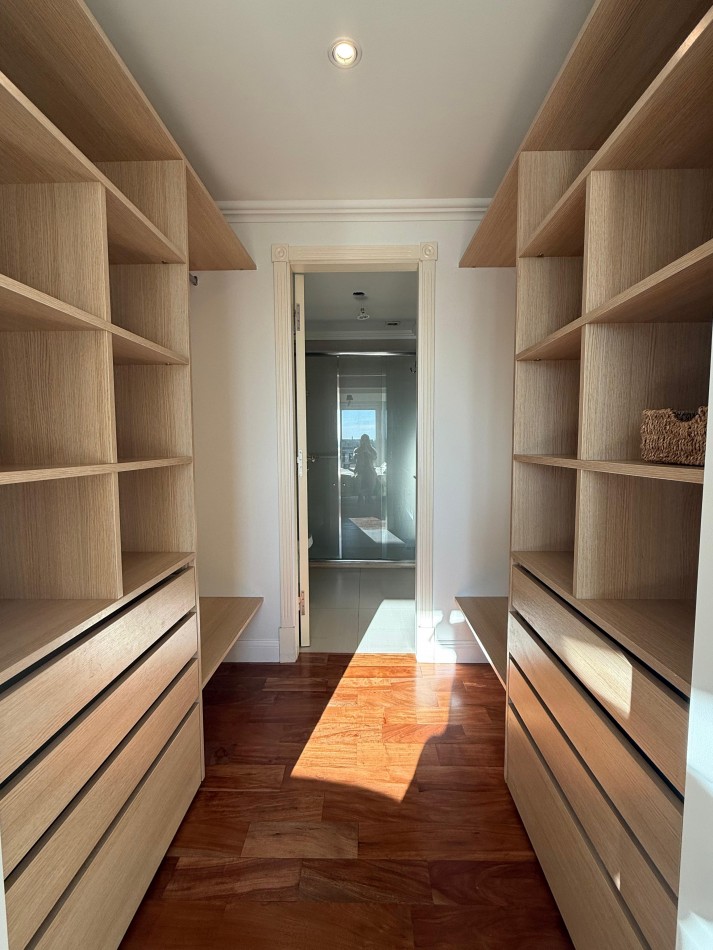VENTA -3 AMBIENTES DE CATEGORIA DUMBLEDOR RESIDENCE