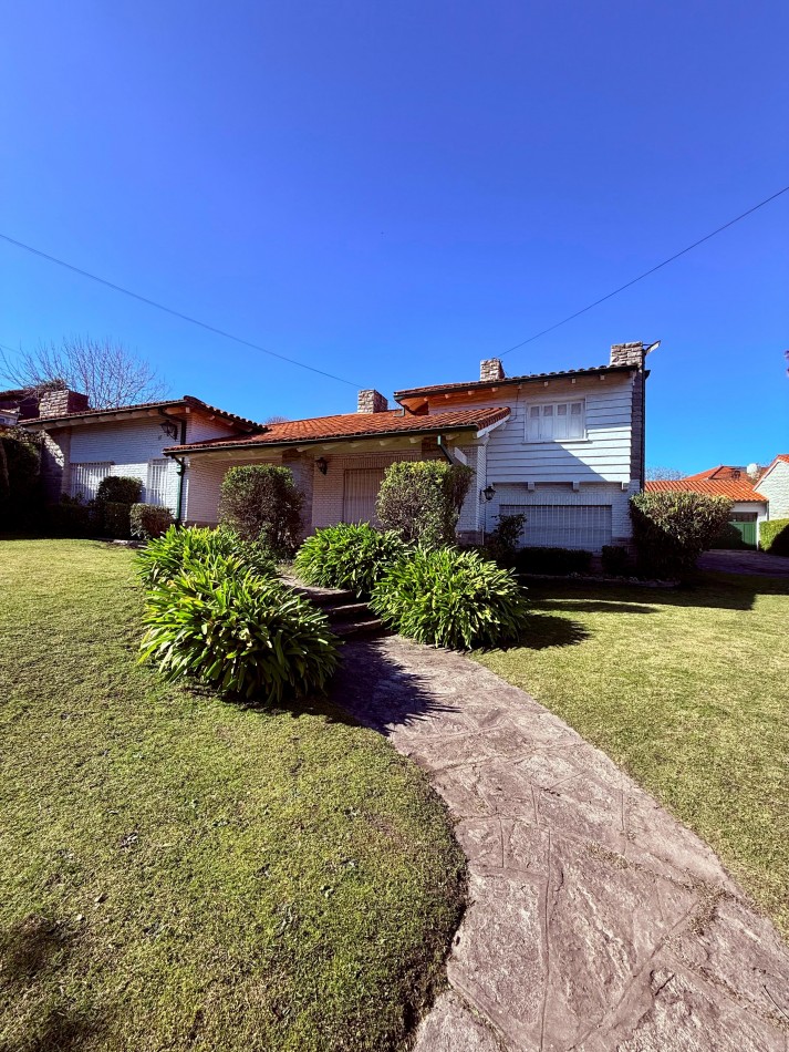 ALQUILER 24 MESES - CHALET 6 AMBIENTES - PLAYA GRANDE