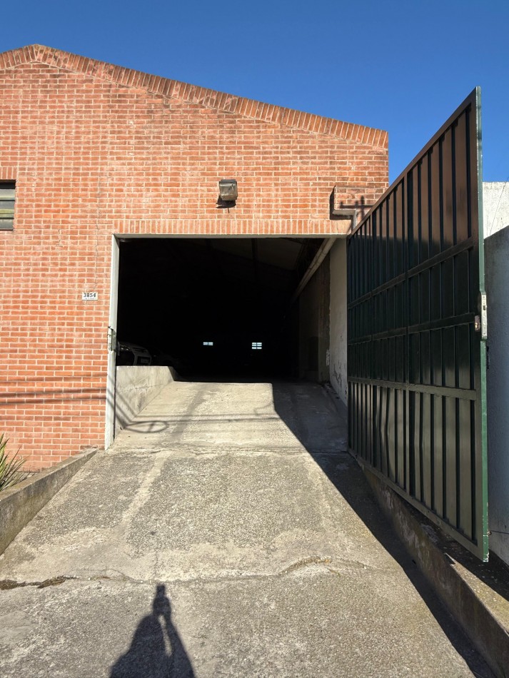 GALPON/DEPOSITO EN ALQUILER EL CANO 3800