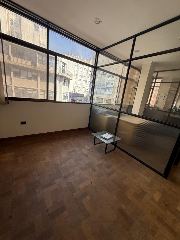 Oficina comercial en Venta - Zona Centro.