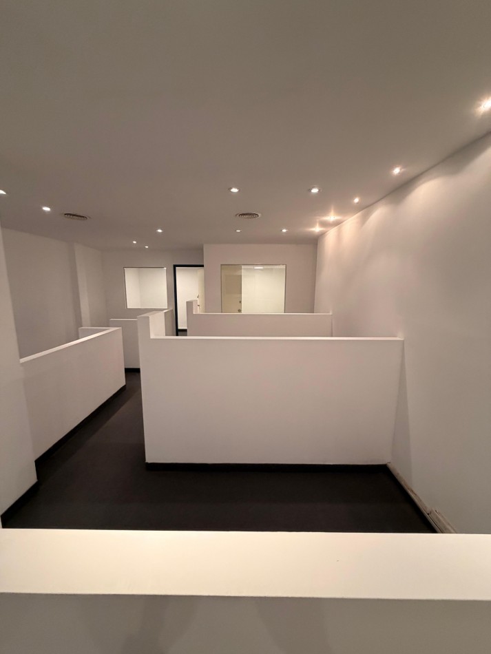 ALQUILER O VENTA - UNICO LOCAL S/ AV COLON 