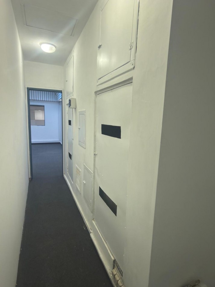 ALQUILER O VENTA - UNICO LOCAL S/ AV COLON 