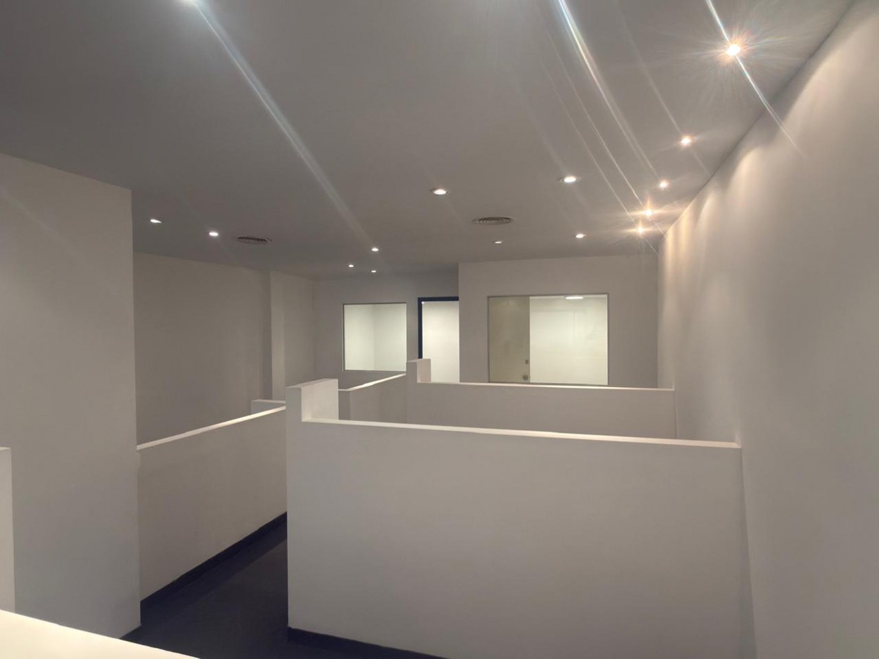 ALQUILER O VENTA - UNICO LOCAL S/ AV COLON 