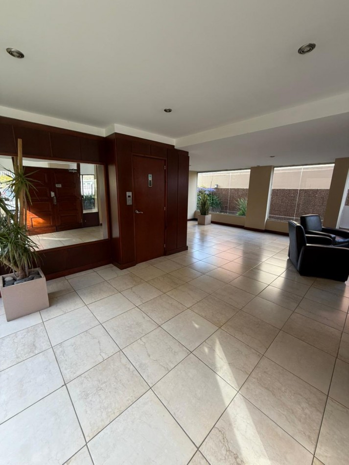 Semipiso 4 ambientes con Cochera y Baulera Reciclado Varese 