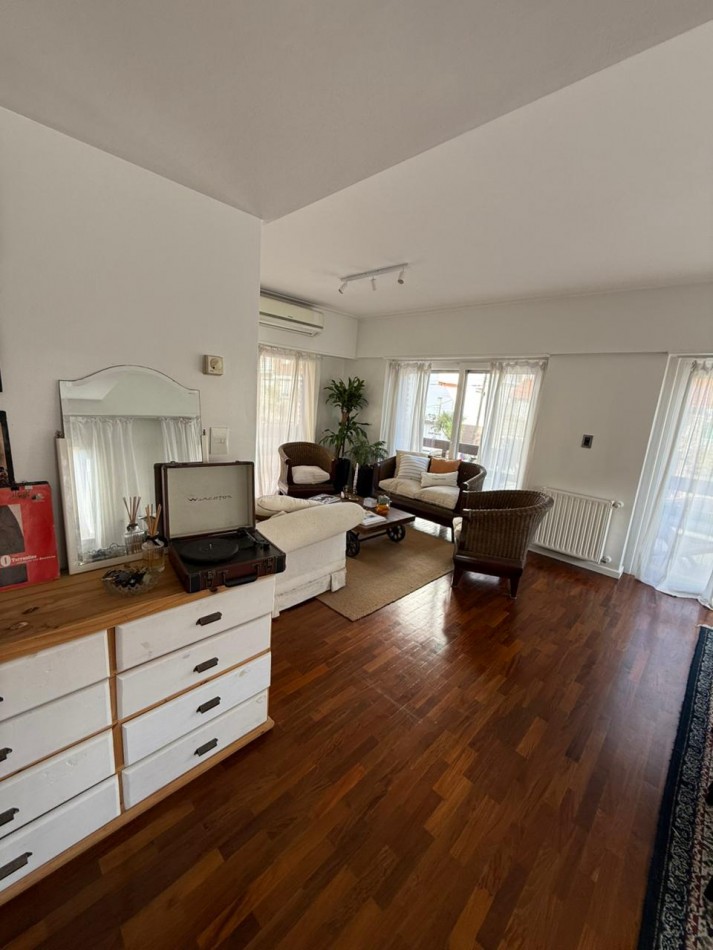 Semipiso 4 ambientes con Cochera y Baulera Reciclado Varese 