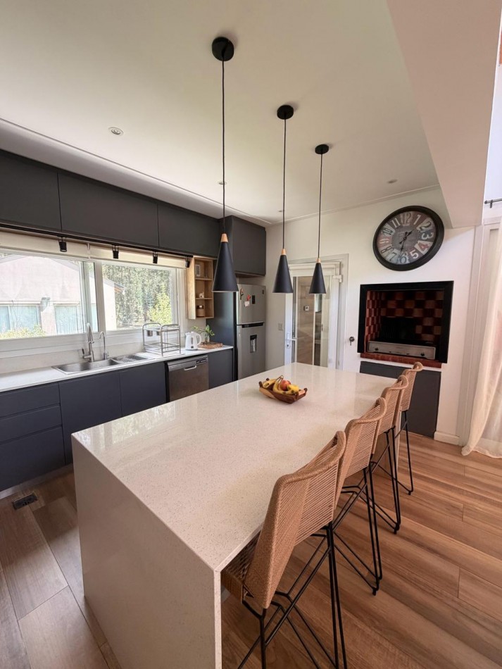 VENTA - EXCLUSIVA CASA - BARRIO PRIVADO ARENAS DEL SUR