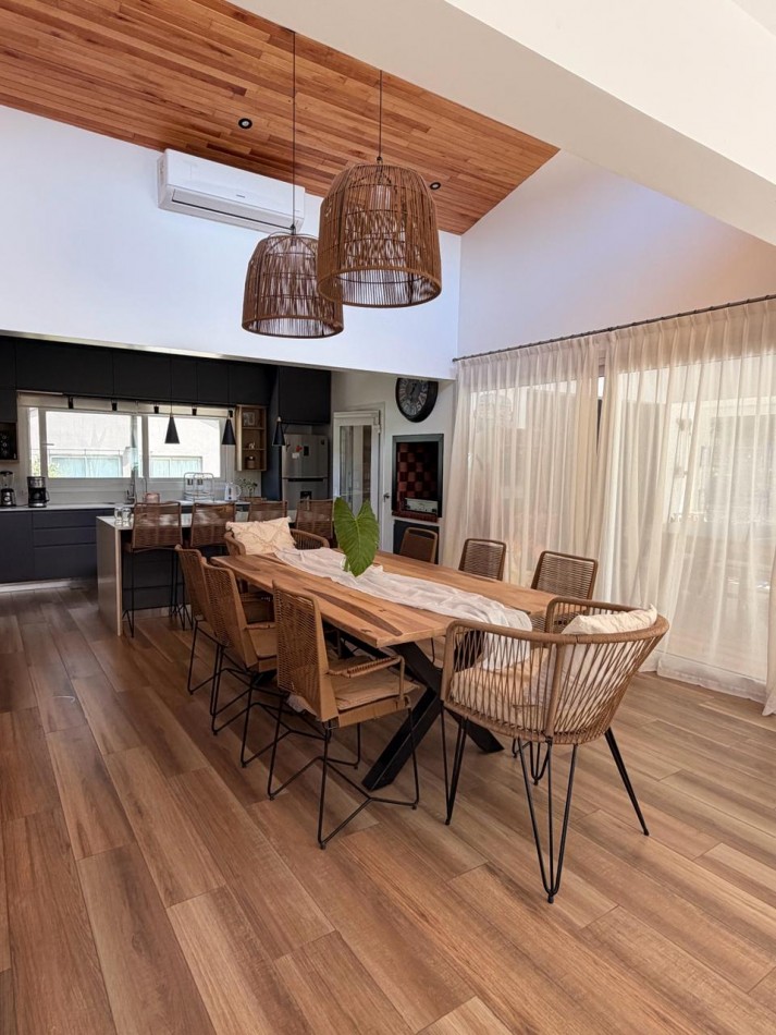 VENTA - EXCLUSIVA CASA - BARRIO PRIVADO ARENAS DEL SUR