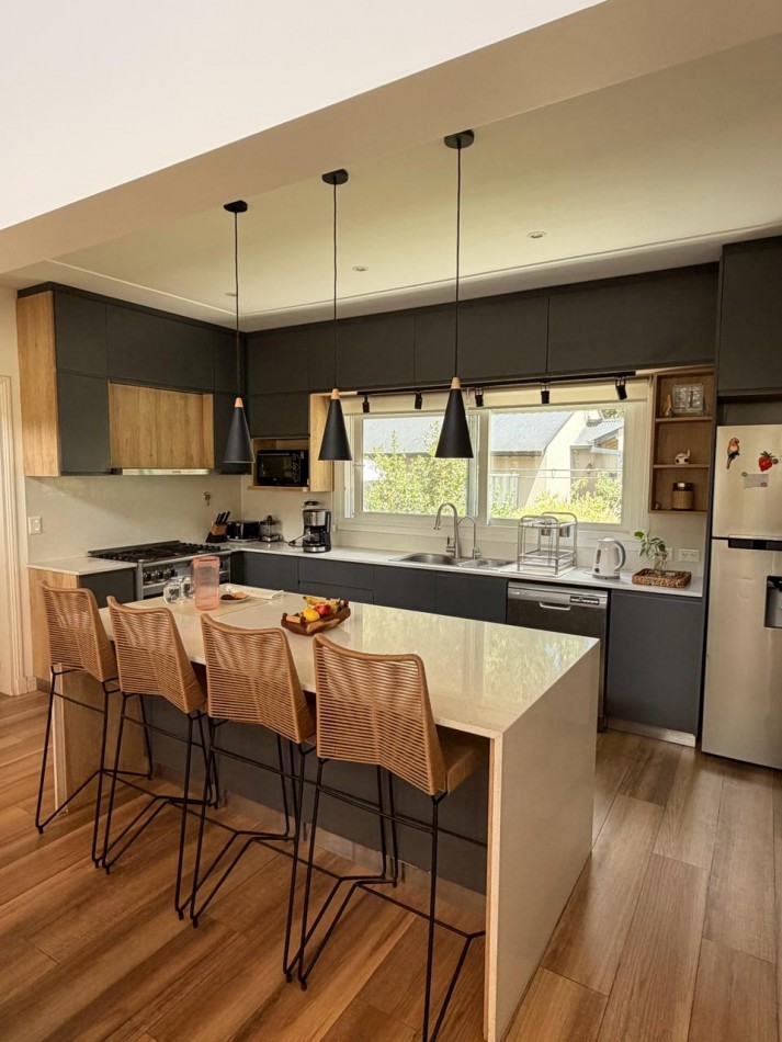 VENTA - EXCLUSIVA CASA - BARRIO PRIVADO ARENAS DEL SUR