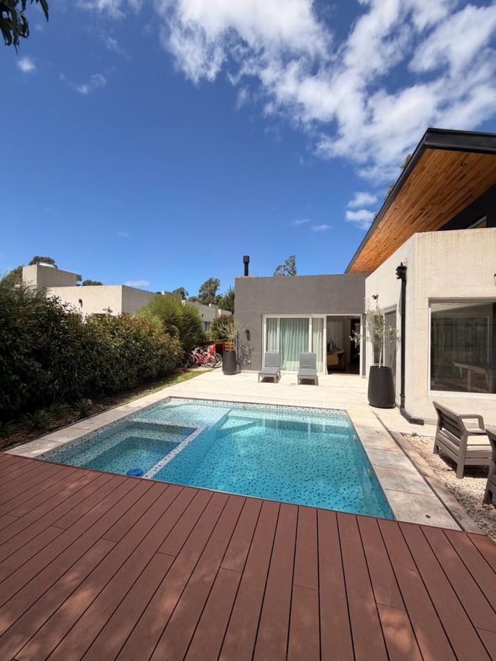 VENTA - EXCLUSIVA CASA - BARRIO PRIVADO ARENAS DEL SUR