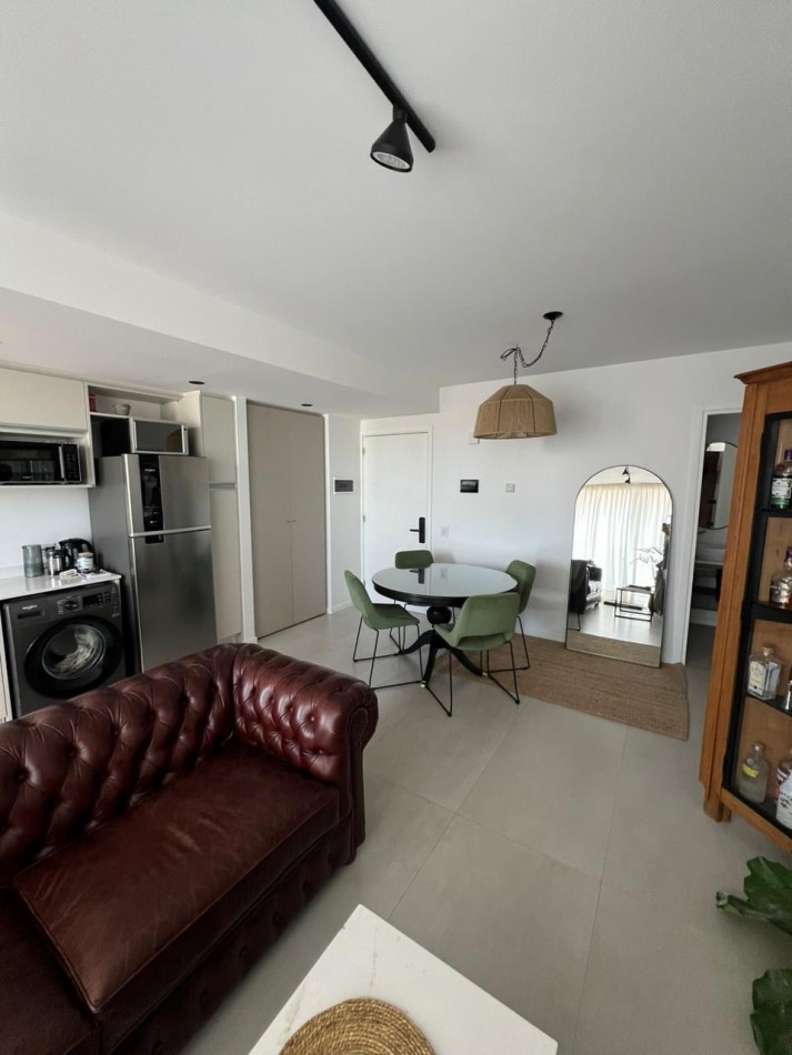 ALQUILER ZONA GUEMES - 2 AMBIENTES  C/ COCHERA 