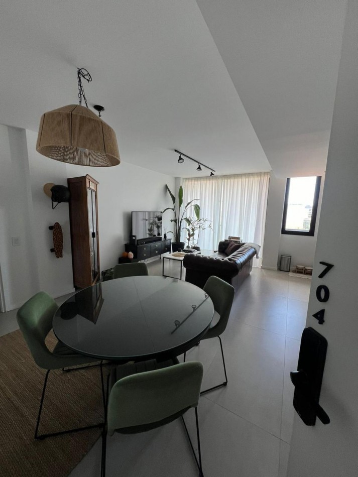 ALQUILER ZONA GUEMES - 2 AMBIENTES  C/ COCHERA 