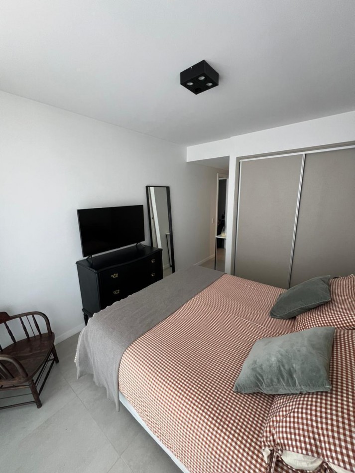 ALQUILER ZONA GUEMES - 2 AMBIENTES  C/ COCHERA 