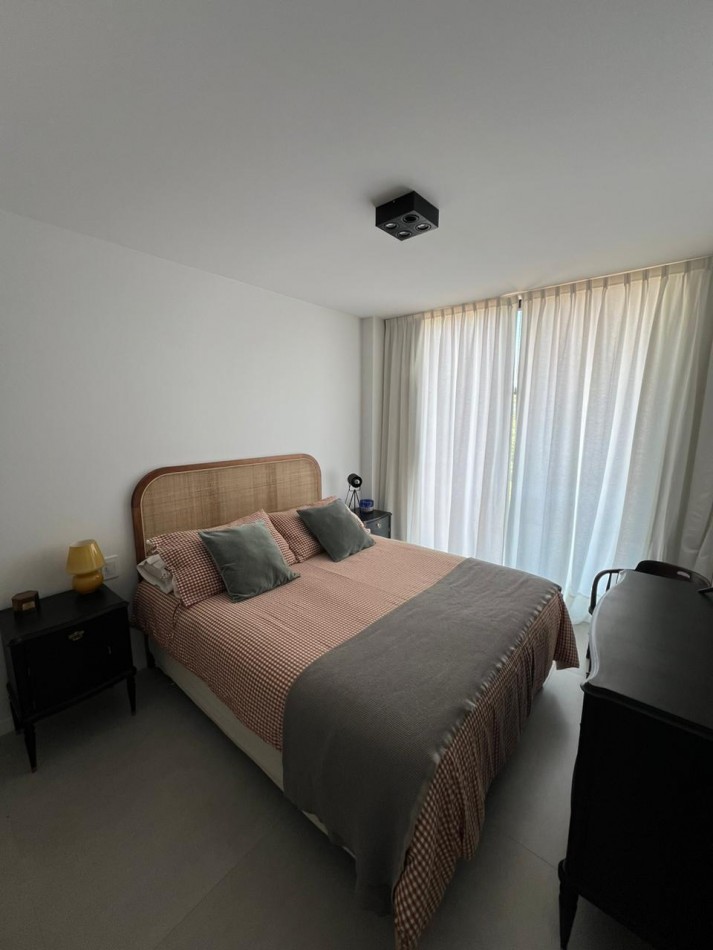 ALQUILER ZONA GUEMES - 2 AMBIENTES  C/ COCHERA 