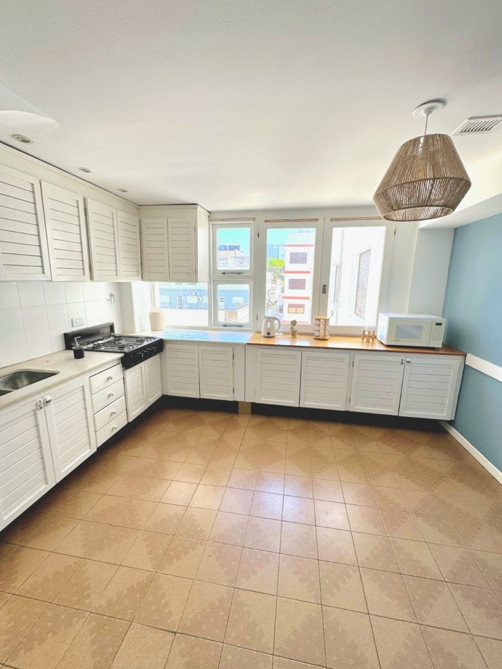 24 MESES - DTO 4 AMBIENTES CON TERRAZA Y QUINCHO PROPIO - PLAYA GRANDE