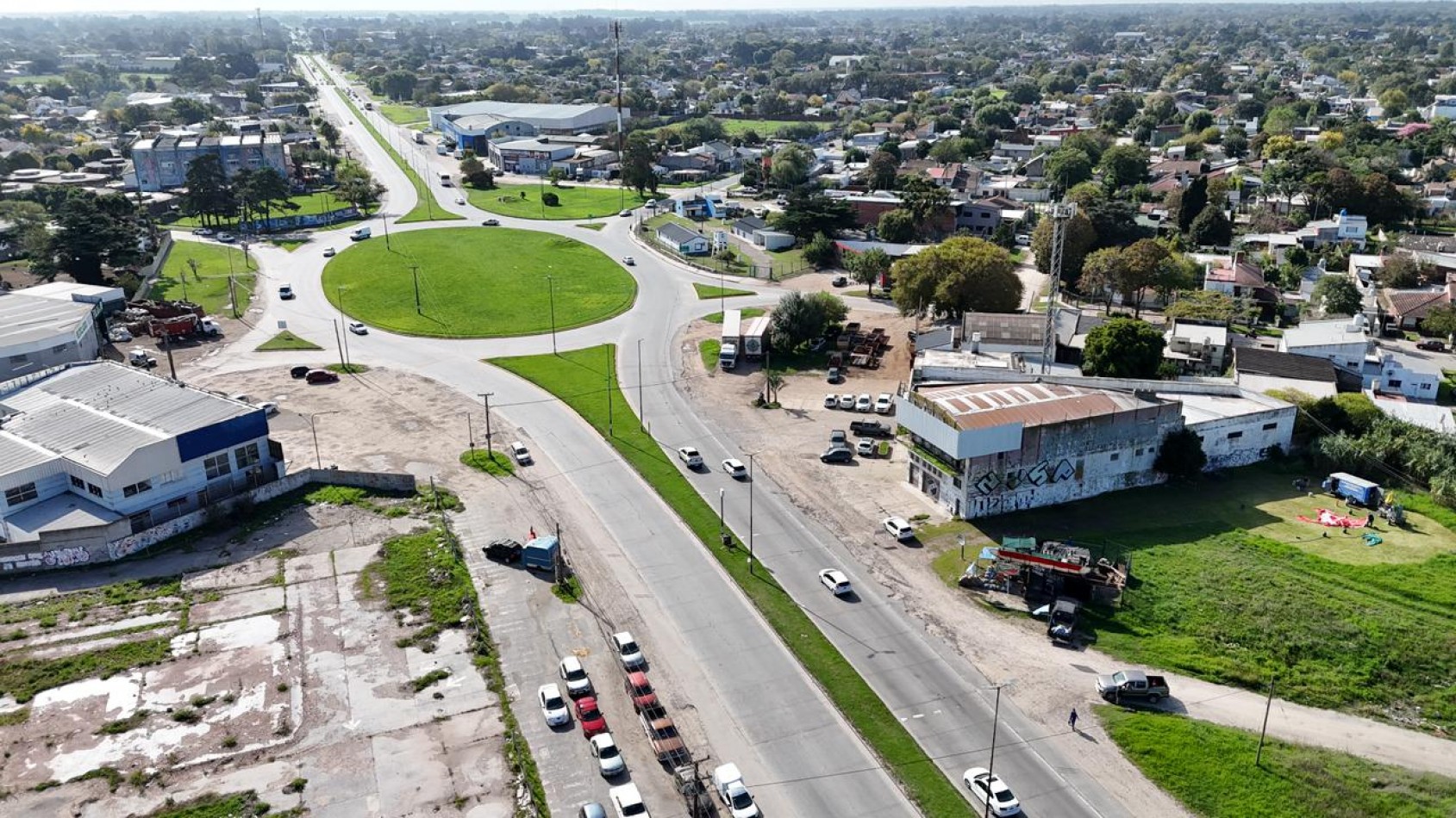 Gran Lote Sobre Avenida champagnat 