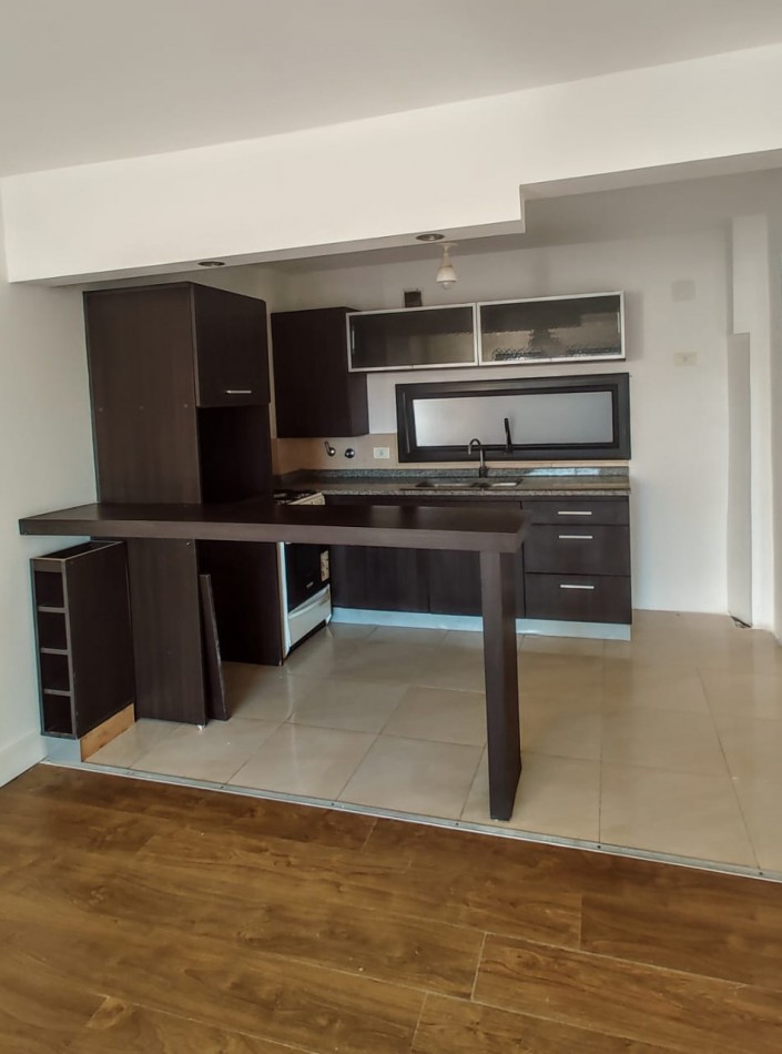 VENTA - DEPARTAMENTO 3 AMBIENTES - MACROCENTRO