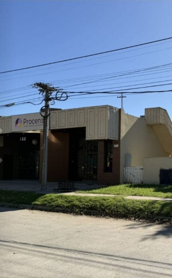 Propiedad Vende O Alquila Inmejorable Ubicacion Comercial Gran Predio Con Galpones Y Oficinas