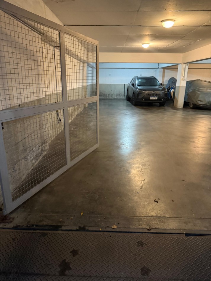 Cochera en venta Zona clinica pueyrredon.