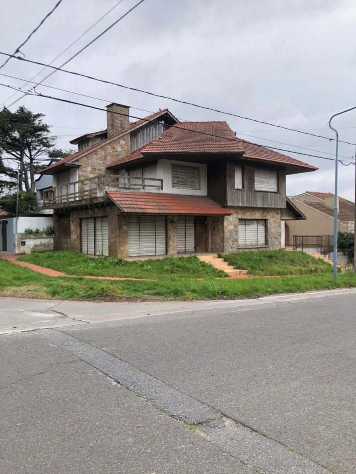 Chalet a reciclar En Playa Grande