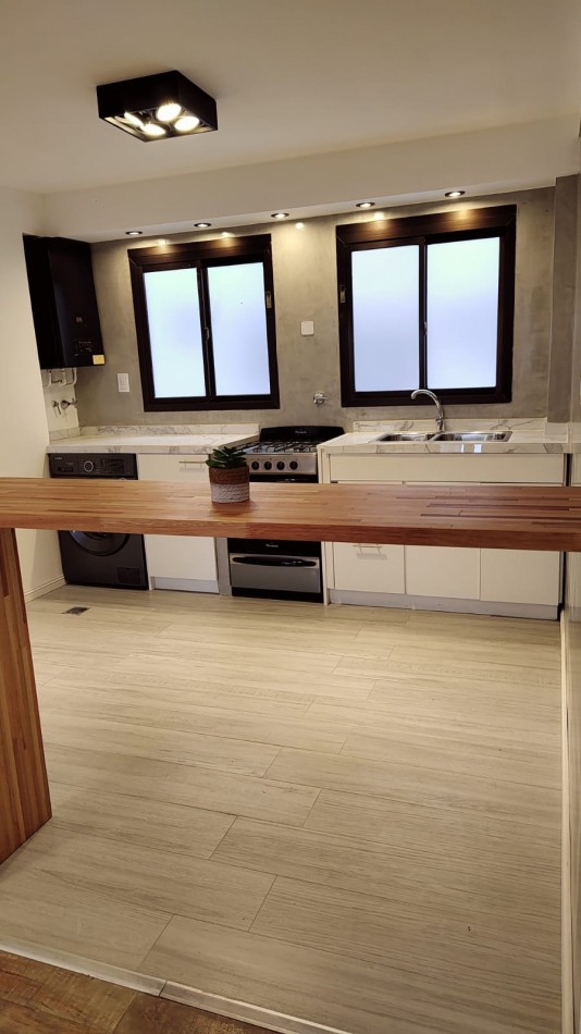 VENTA - DEPARTAMENTO 3 AMBIENTES TOTALMENTE RECICLADO - MACROCENTRO
