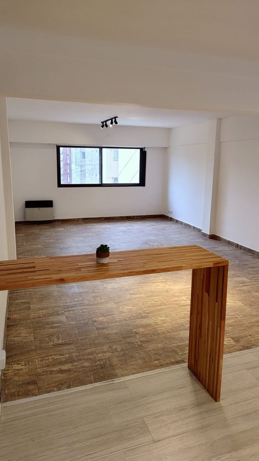 VENTA - DEPARTAMENTO 3 AMBIENTES TOTALMENTE RECICLADO - MACROCENTRO
