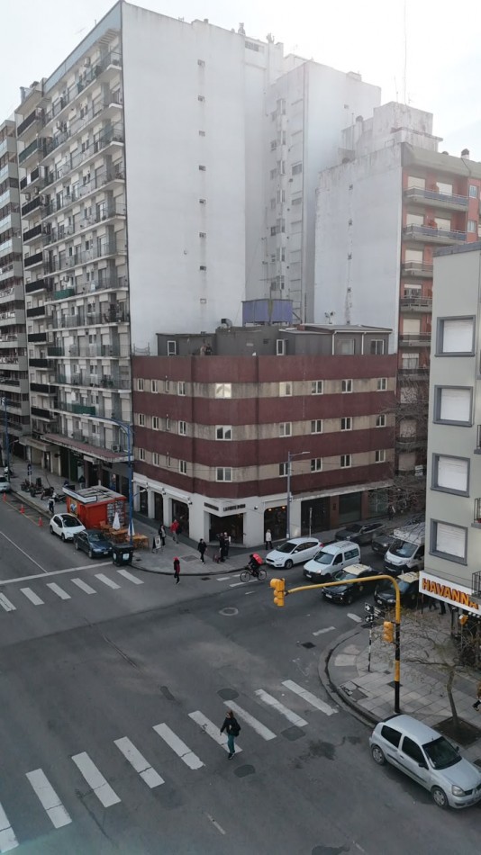 VENTA - HOTEL ZONA PLAZA MITRE/MACROCENTRO - 27 HABITACIONES CON BAÑO PRIVADO