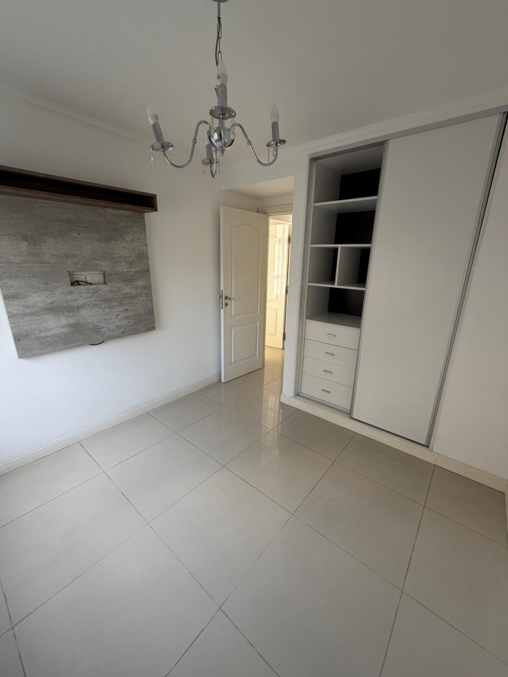 Depto de tres ambientes Varese 