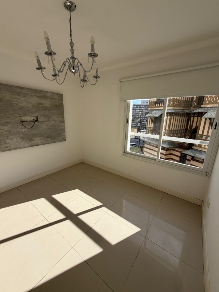 Depto de tres ambientes Varese 
