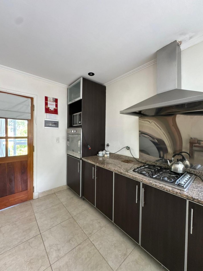 VENTA - CASA CON PARQUE Y PISCINA - SIERRA DE LOS PADRES
