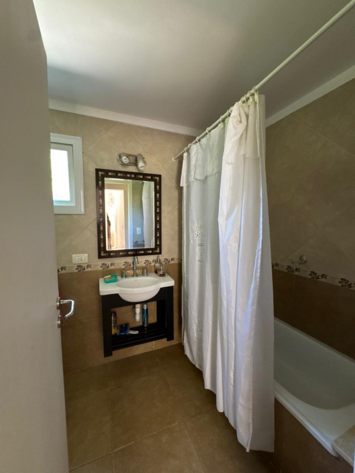 VENTA - CASA CON PARQUE Y PISCINA - SIERRA DE LOS PADRES