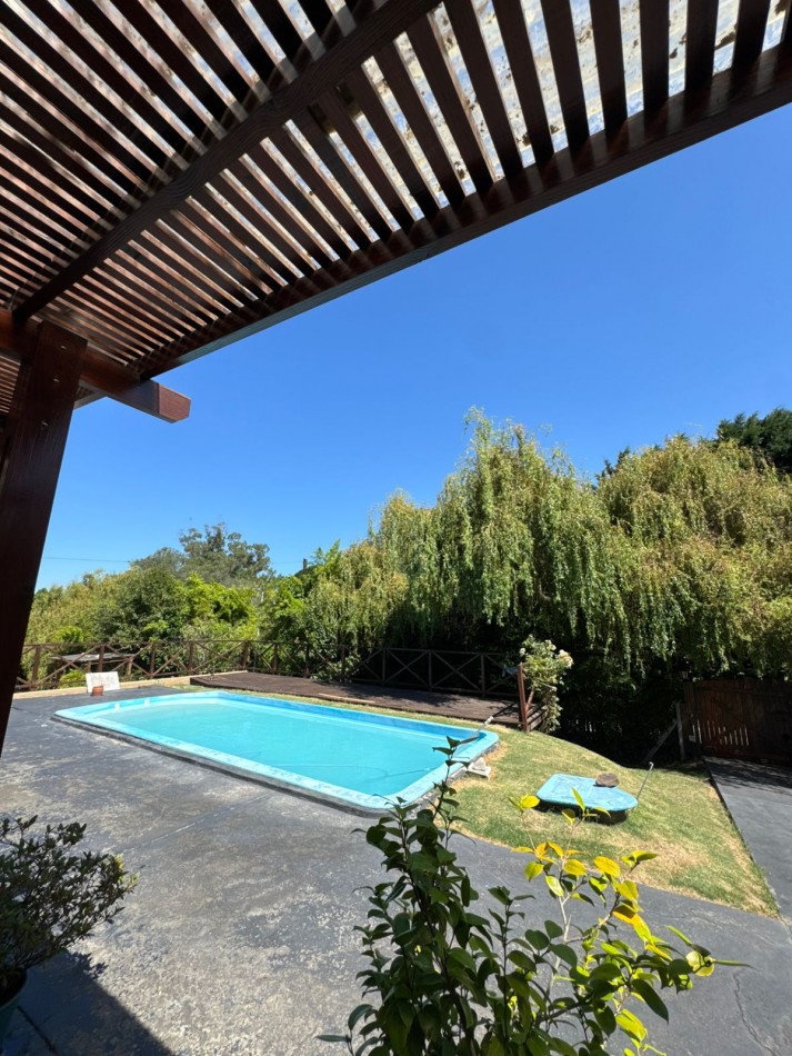 VENTA - CASA CON PARQUE Y PISCINA - SIERRA DE LOS PADRES