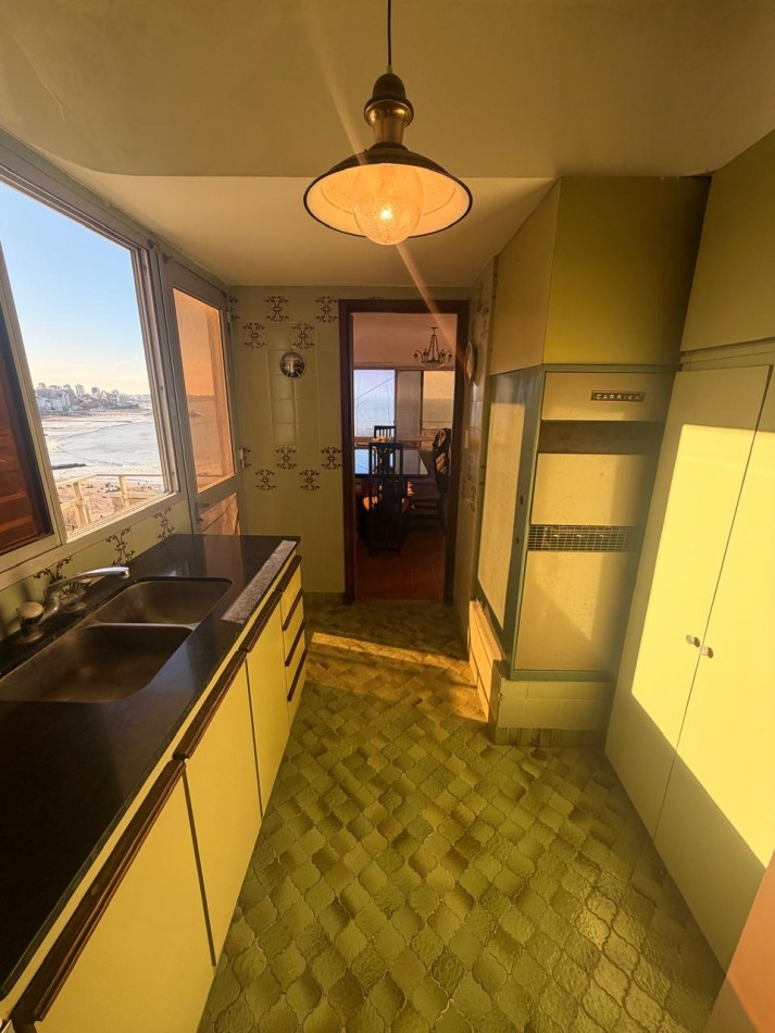 VENTA - PISO 4 AMBIENTES - VISTA PLENA AL MAR
