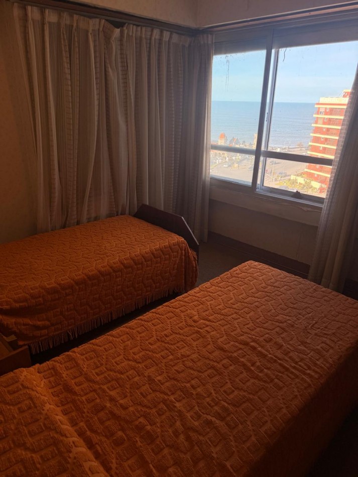 VENTA - PISO 4 AMBIENTES - VISTA PLENA AL MAR