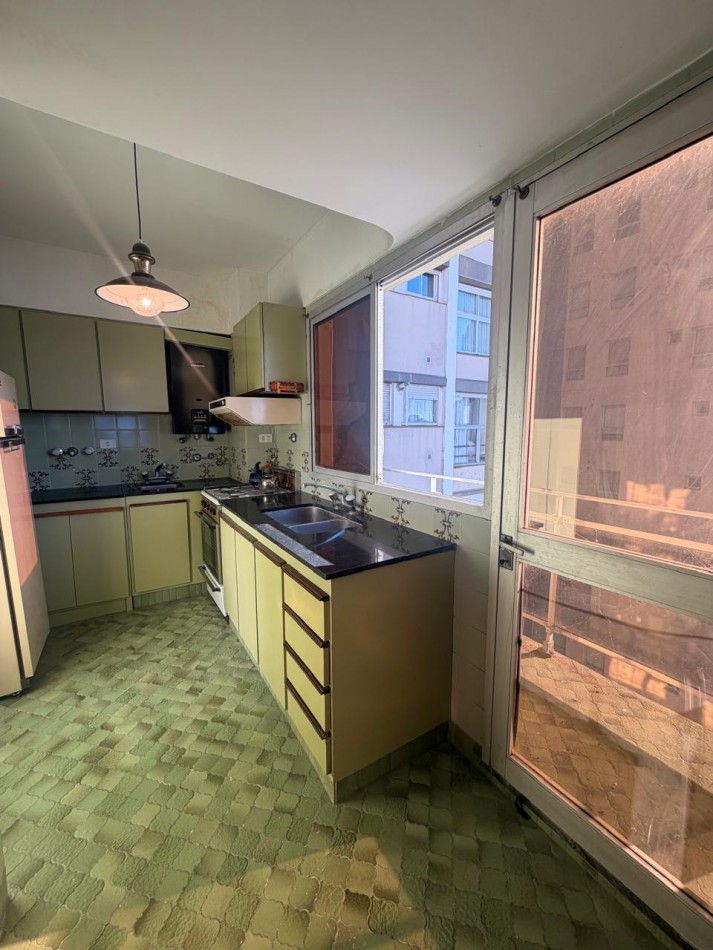 VENTA - PISO 4 AMBIENTES - VISTA PLENA AL MAR