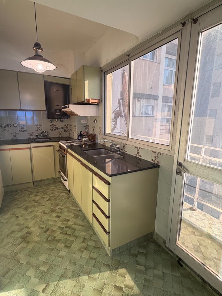VENTA - PISO 4 AMBIENTES - VISTA PLENA AL MAR