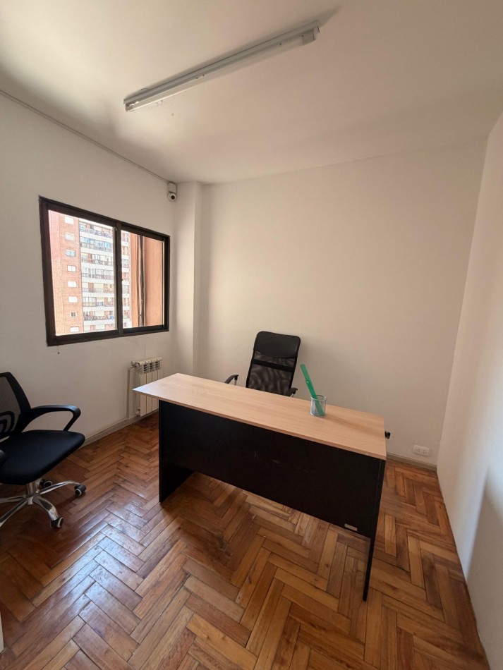 ALQUILER - OFICINA COMODA CON PRIVADOS - ZONA CENTRO 4