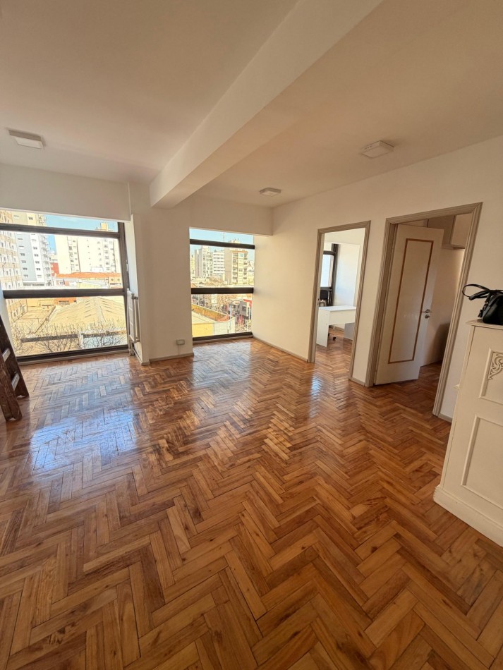 ALQUILER - OFICINA COMODA CON PRIVADOS - ZONA CENTRO 4