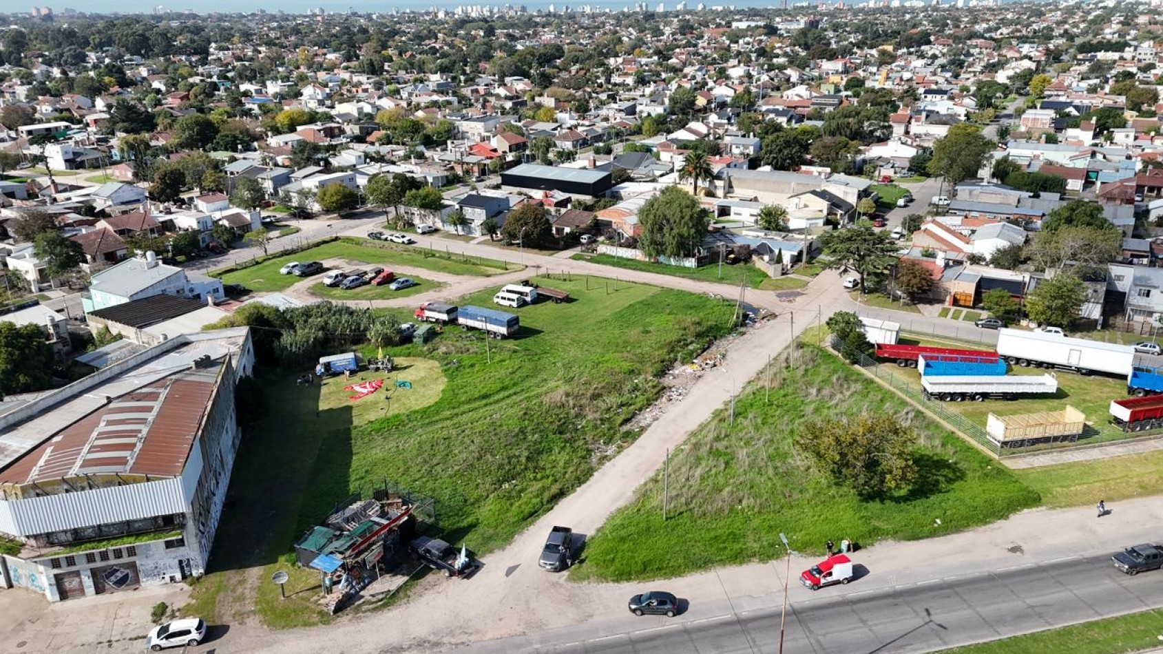 Lote Sobre Avenida champagnat en esquina 