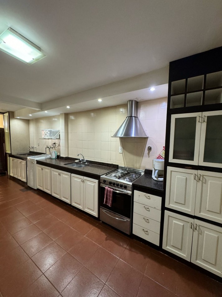 ALQUILER DIC Y ENERO - CHALET 4 AMB PARQUE Y QUINCHO
